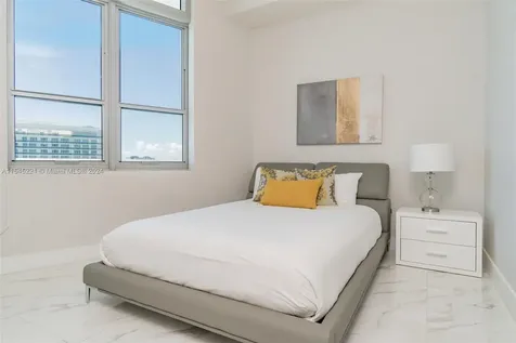 4111 S Ocean Drive Hollywood FL 33019