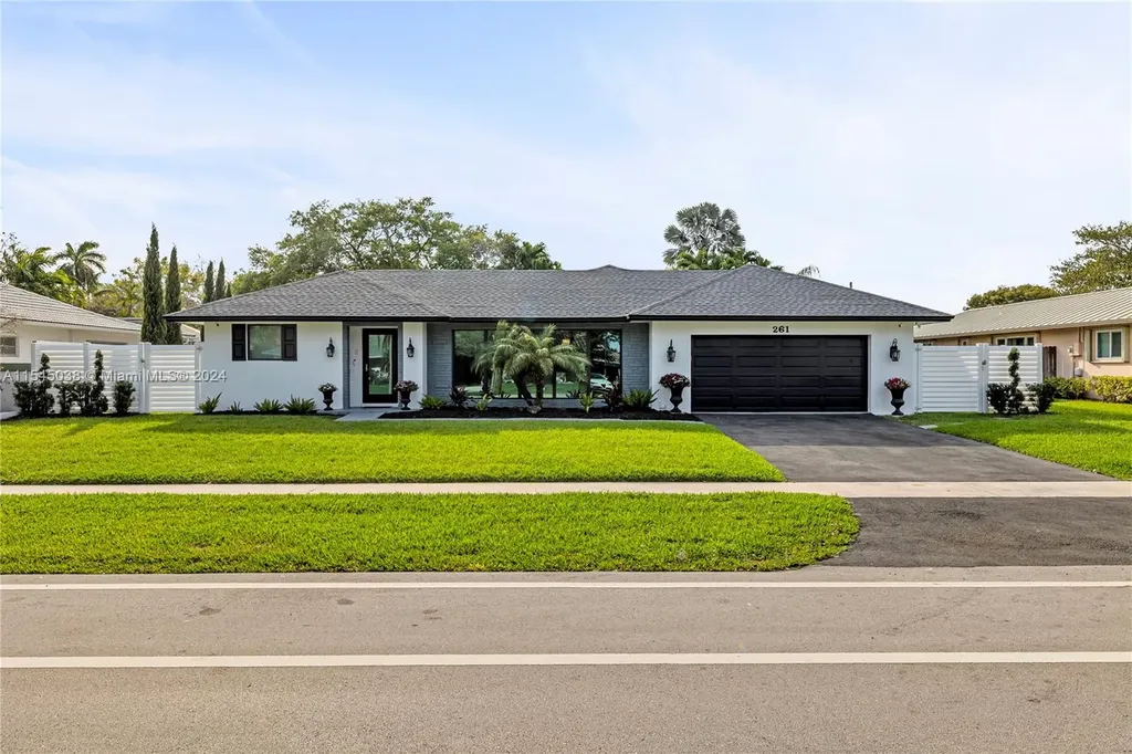 261 El Dorado Parkway Plantation FL 33317