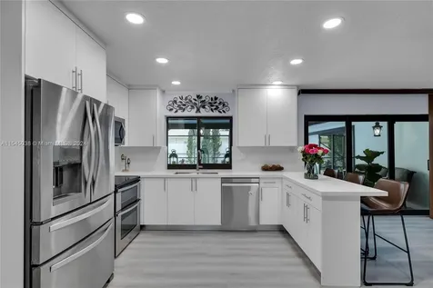 261 El Dorado Parkway Plantation FL 33317