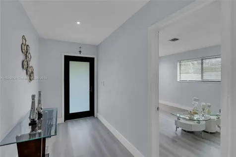 261 El Dorado Parkway Plantation FL 33317