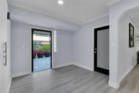 261 El Dorado Parkway Plantation FL 33317