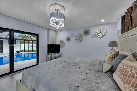 261 El Dorado Parkway Plantation FL 33317