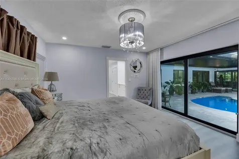 261 El Dorado Parkway Plantation FL 33317