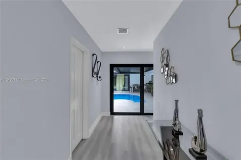 261 El Dorado Parkway Plantation FL 33317