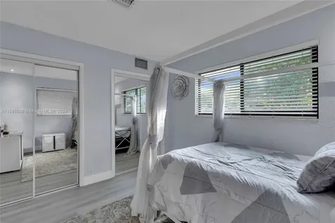 261 El Dorado Parkway Plantation FL 33317