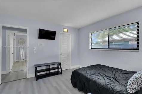 261 El Dorado Parkway Plantation FL 33317