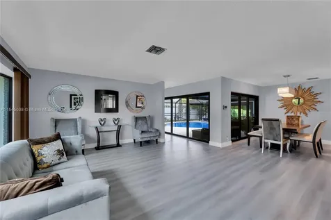 261 El Dorado Parkway Plantation FL 33317