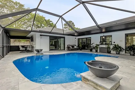 261 El Dorado Parkway Plantation FL 33317