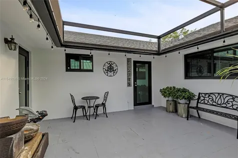 261 El Dorado Parkway Plantation FL 33317
