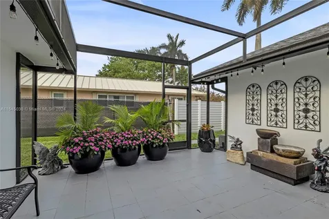 261 El Dorado Parkway Plantation FL 33317