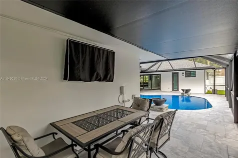 261 El Dorado Parkway Plantation FL 33317