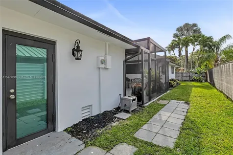 261 El Dorado Parkway Plantation FL 33317