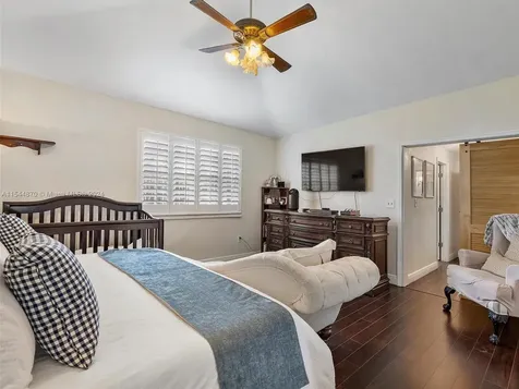 5558 SW 89th Place Miami FL 33165