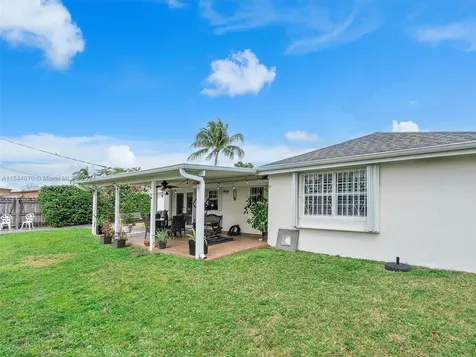 5558 SW 89th Place Miami FL 33165