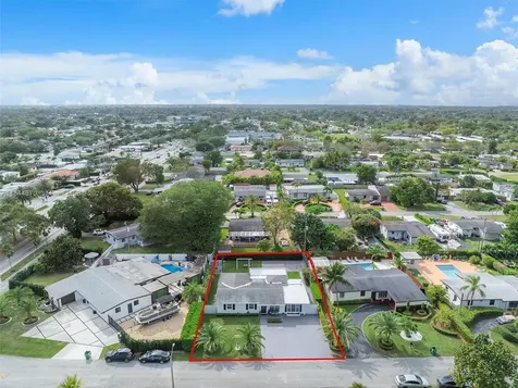 5558 SW 89th Place Miami FL 33165