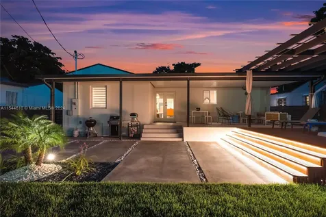 2121 SW 15th Street Miami FL 33145