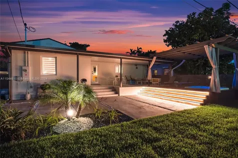 2121 SW 15th Street Miami FL 33145