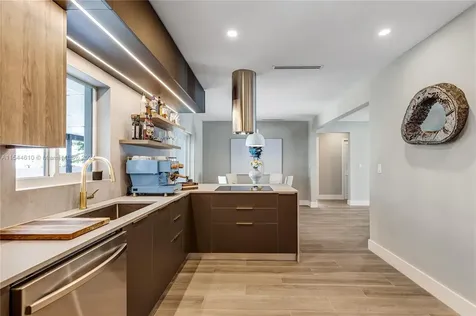 2121 SW 15th Street Miami FL 33145