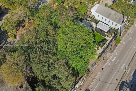 3659 Grand Avenue Miami FL 33133