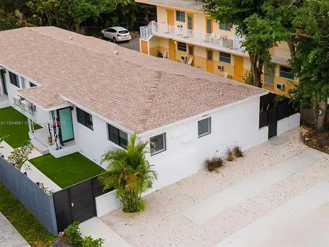 740 SW 9th Street Miami FL 33130