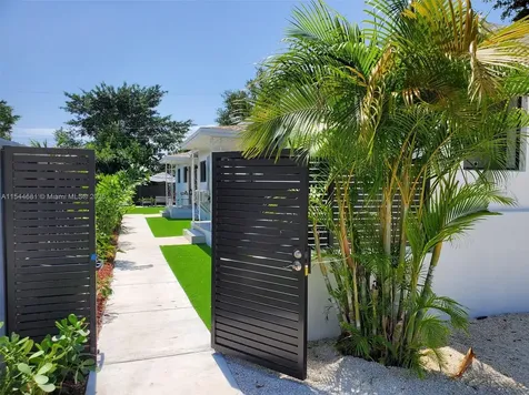 740 SW 9th Street Miami FL 33130