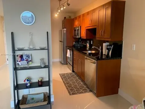 100 Lincoln Road Miami Beach FL 33139