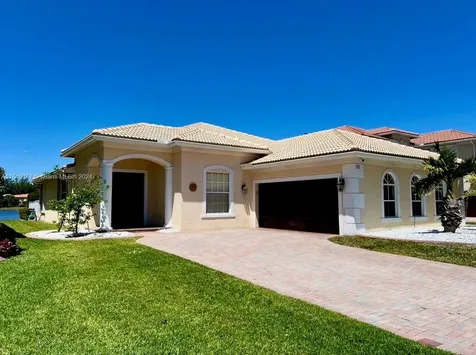 111 Bella Vista Way Royal Palm Beach FL 33411