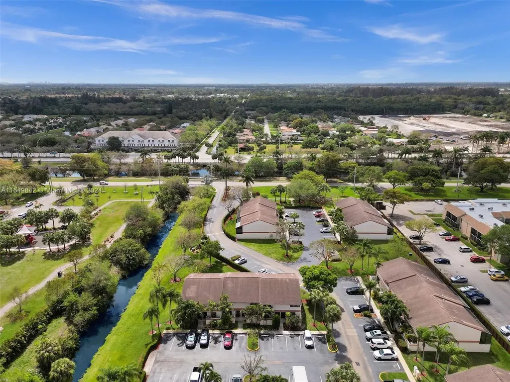 4408 SW 70th Terrace Davie FL 33314