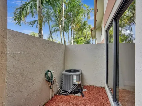 4408 SW 70th Terrace Davie FL 33314
