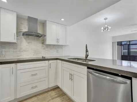 4408 SW 70th Terrace Davie FL 33314