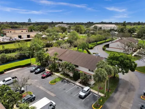 4408 SW 70th Terrace Davie FL 33314