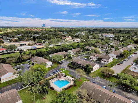 4408 SW 70th Terrace Davie FL 33314