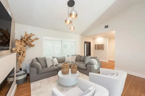 520 SW 27th Road Miami FL 33129