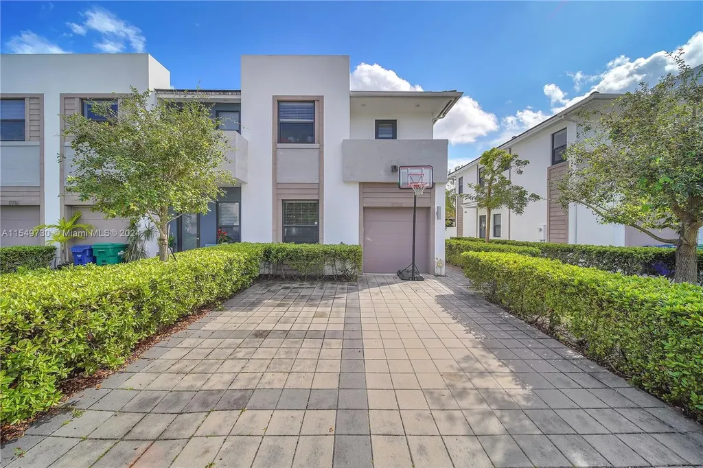 11722 SW 106th Terrace Miami FL 33186