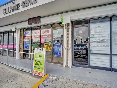 723 NE 79 Miami FL 33138