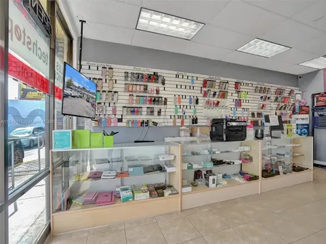 723 NE 79 Miami FL 33138