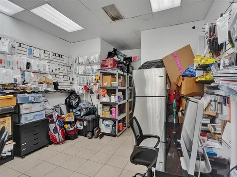 723 NE 79 Miami FL 33138
