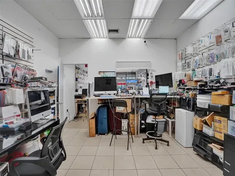 723 NE 79 Miami FL 33138