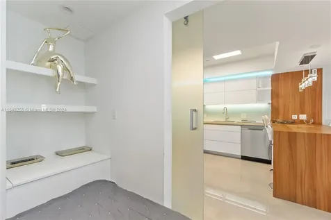 100 Lincoln Road Miami Beach FL 33139