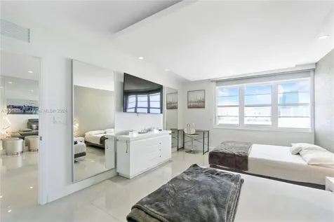 100 Lincoln Road Miami Beach FL 33139