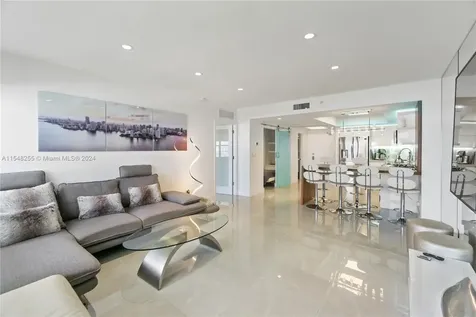 100 Lincoln Road Miami Beach FL 33139