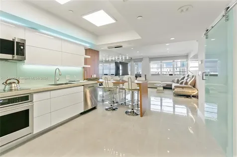 100 Lincoln Road Miami Beach FL 33139