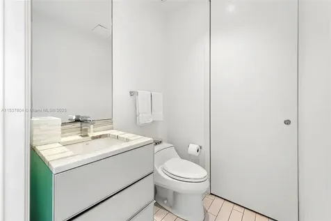 2201 Collins Avenue Miami Beach FL 33139