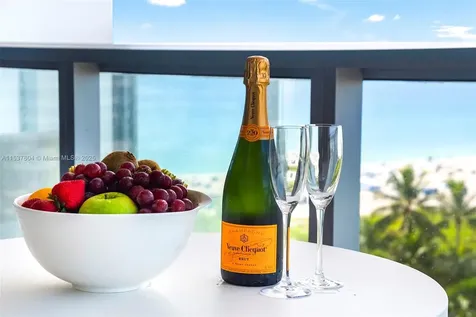 2201 Collins Avenue Miami Beach FL 33139