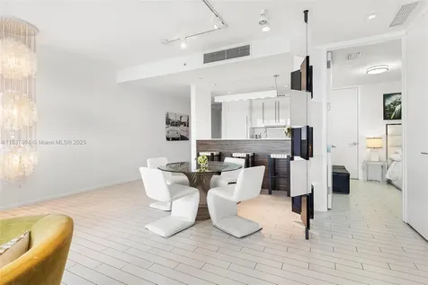 2201 Collins Avenue Miami Beach FL 33139