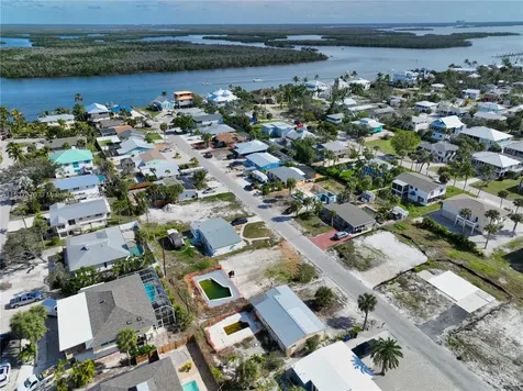 161 Hibiscus Drive Fort Myers FL 33931