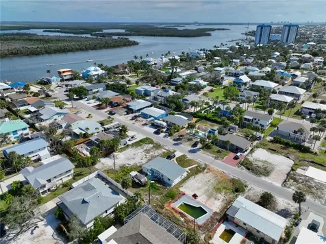 161 Hibiscus Drive Fort Myers FL 33931