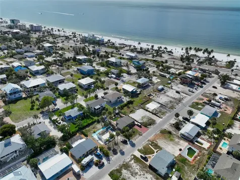 161 Hibiscus Drive Fort Myers FL 33931