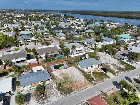 161 Hibiscus Drive Fort Myers FL 33931