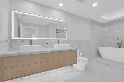 10101 Collins Avenue Bal Harbour FL 33154